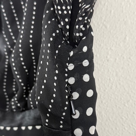 Bay Studio Black & White Geometric Career Blouse Empire Waist Tie Flutter Size M - Picture 5 of 9